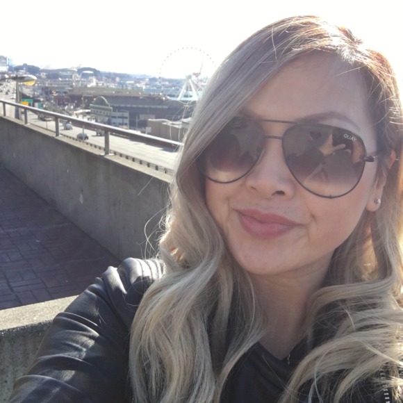 Profile Picture of Jeany Nguyen (@destinydesires) on Poshmark