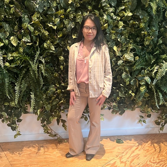 Profile Picture of Paulina Bouavichith (@paulinajaib) on Poshmark