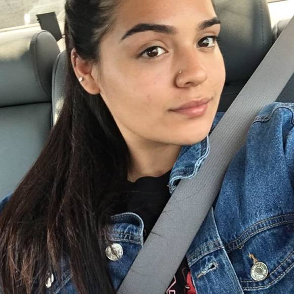 Profile Picture of Brianna Ramirez (@briannaramir997) on Poshmark