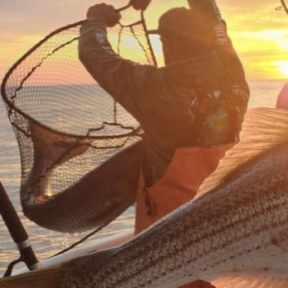 Profile Picture of Shawn Dildine (@kikwear32) on Poshmark