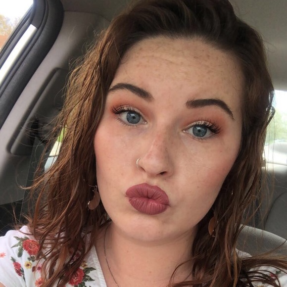 Profile Picture of Kelly Mulvaney (@kellymulvaney) on Poshmark
