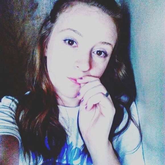 Profile Picture of Kate Haley (@kmhaley85) on Poshmark