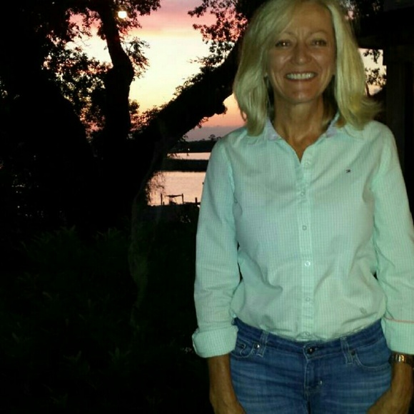 Profile Picture of Sherry Snyder (@sanns2013) on Poshmark