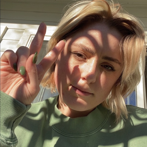 Profile Picture of Megan Cejka (@megancejka) on Poshmark