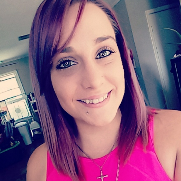 Profile Picture of Ariel Jeffries (@arieljeffries) on Poshmark