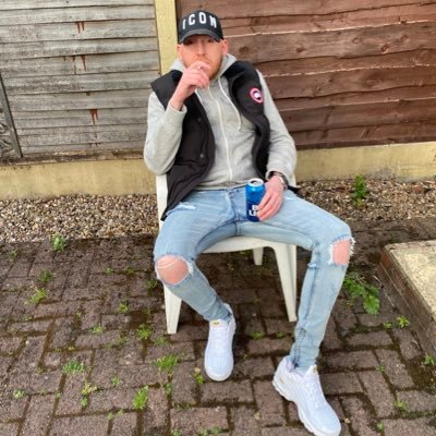 Profile Picture of Chris Logan (@LoganChris101) on Twitter
