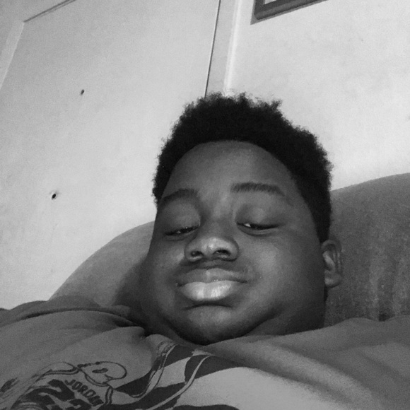 Profile Picture of Elijah Pullars (@elijahpullad) on Poshmark