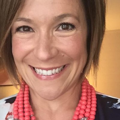 Profile Picture of Lea Curtes-Swenson (@leaswenson) on Twitter