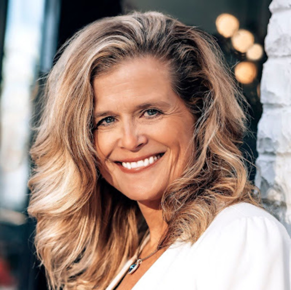 Profile Picture of Barbara Bloomfield (@barbbloomfield) on Poshmark