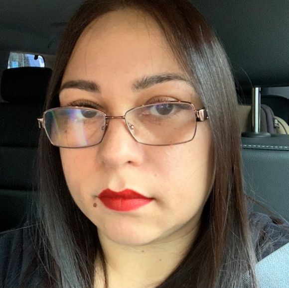 Profile Picture of Jesenia Ramos (@jesenia324) on Poshmark