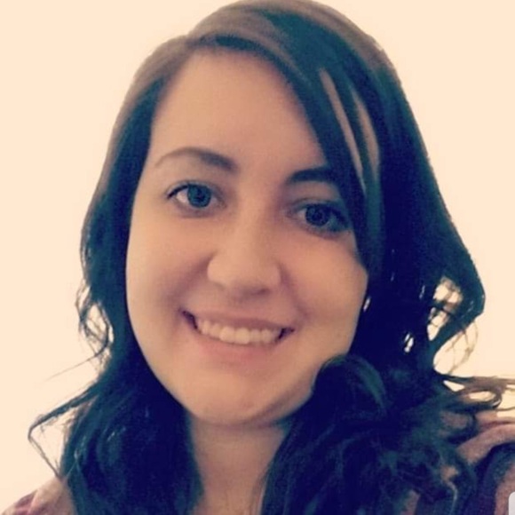 Profile Picture of Allison Sass (@allisonsass) on Poshmark