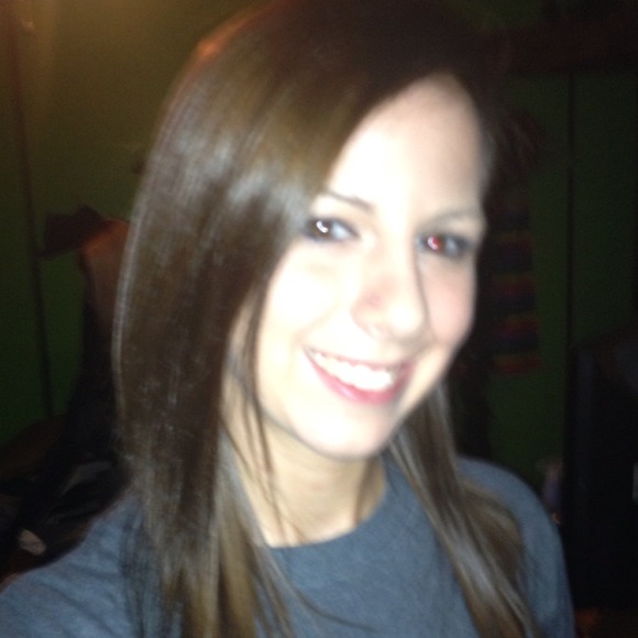 Profile Picture of Renea Cook (@renea25) on Poshmark