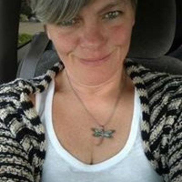 Profile Picture of Peggy Shiesley (@howlloud2007) on Poshmark