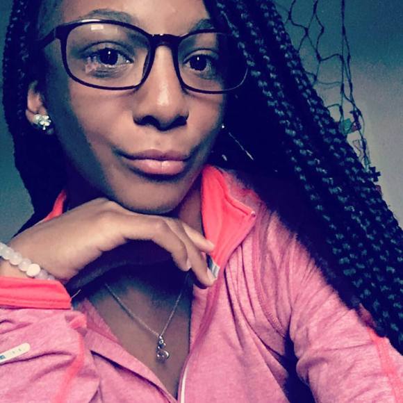 Profile Picture of Heaven Maeshack (@maeshshack12) on Poshmark