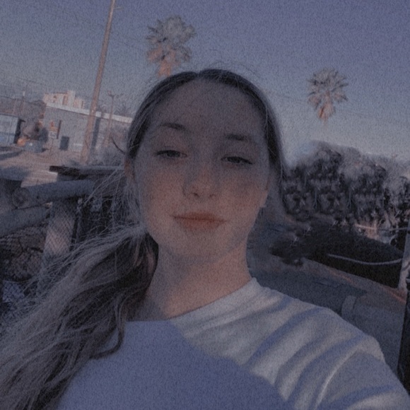 Profile Picture of Kylie Turck (@kylie_turck) on Poshmark