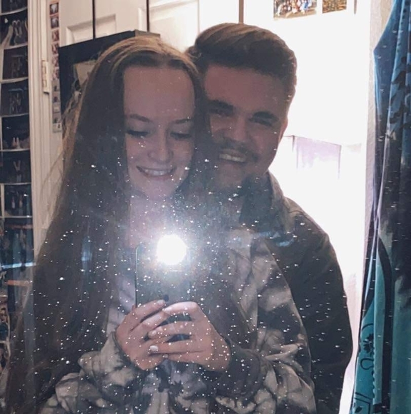 Profile Picture of Charlie Widdowson (@abovebroz) on Poshmark