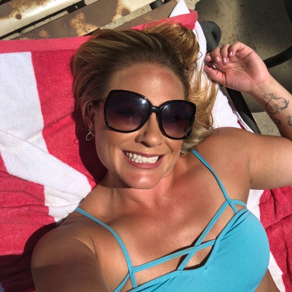 Profile Picture of Brittany Weston (@brittanyrae44) on Poshmark