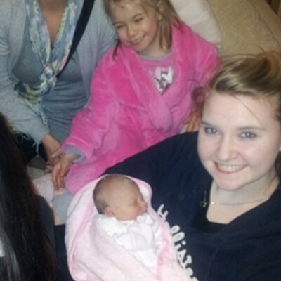 Profile Picture of Julia Hennessey (@juliahenners) on Twitter