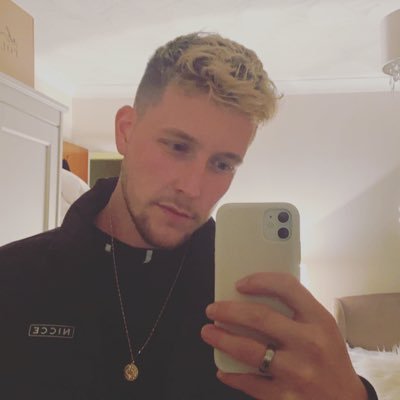 Profile Picture of James Curnow (@JamesElliot96) on Twitter