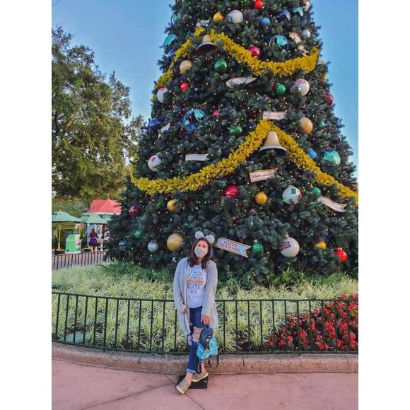 Profile Picture of Katie Falzone (@kmfalzone) on Poshmark