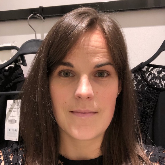 Profile Picture of Melinda Borgens (@melb_13) on Poshmark