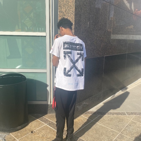 Profile Picture of Cameron Barry (@se7en823) on Poshmark