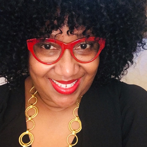 Profile Picture of Denise Garner (@niniy) on Poshmark
