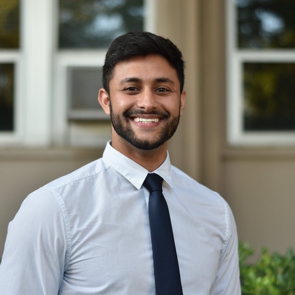 Profile Picture of Kevin Gill (@kgill32) on Poshmark