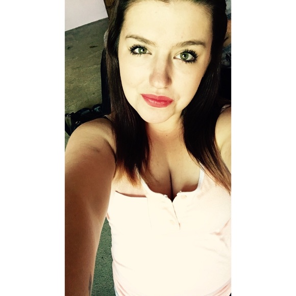 Profile Picture of Paige Gammon-johnson (@pgammon) on Poshmark