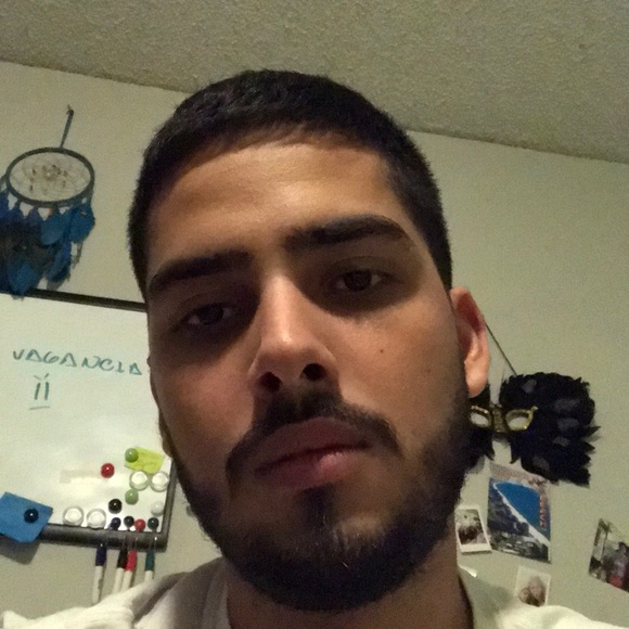 Profile Picture of Aj Tello (@aljotero) on Poshmark