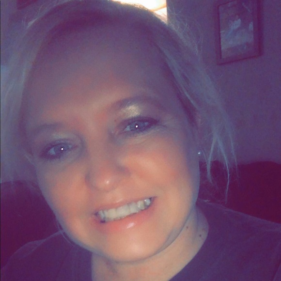 Profile Picture of Jennifer Mcswain (@mcswainj36) on Poshmark