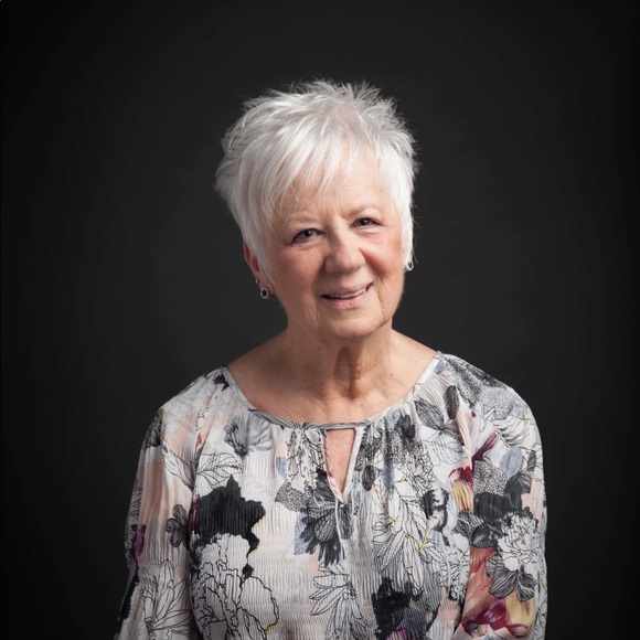 Profile Picture of Johanna Raisch (@jraisch) on Poshmark