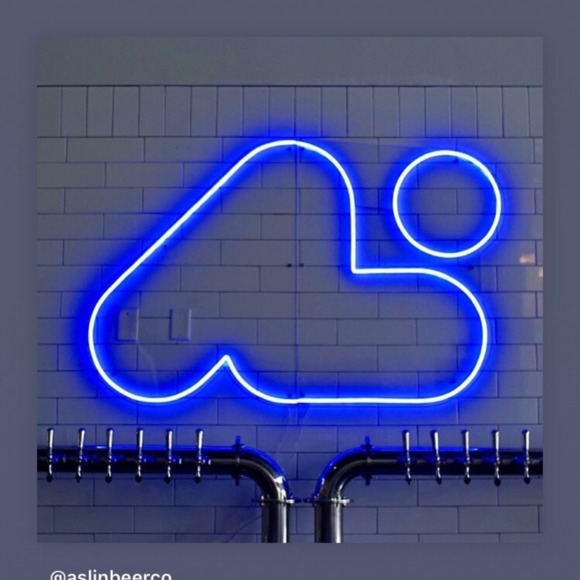 Profile Picture of Dan Goshorn (@iamthehorn) on Poshmark