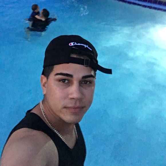 Pablo Fernandez - Poshmark Profile Picture of Pablo Fernandez (@pablofernadez10) on Poshmark