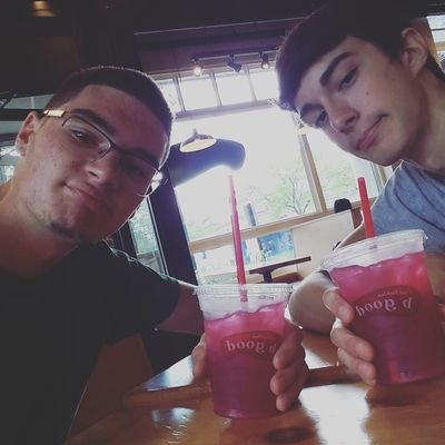 Profile Picture of Paul Billard (@bouncinbobbybee) on Twitter