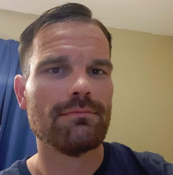 Profile Picture of Jeremy Deroy (@jeremyderoy) on Poshmark