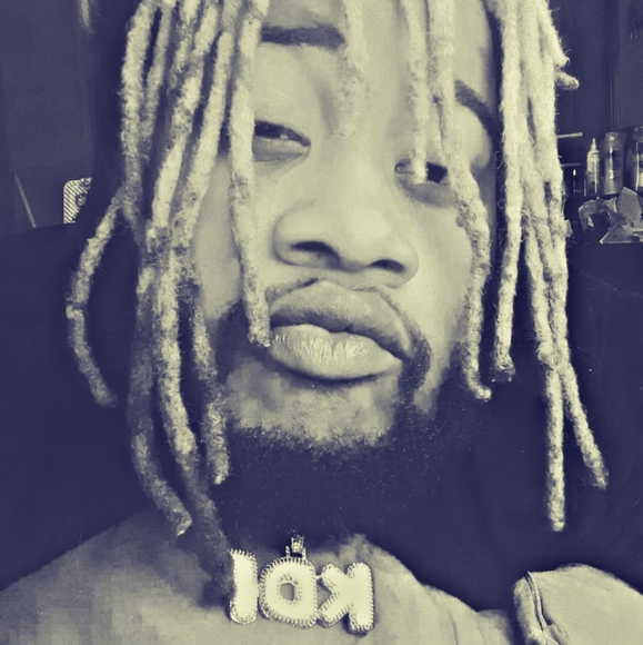 Profile Picture of Kdf Sosa (@kdfsosa) on Poshmark