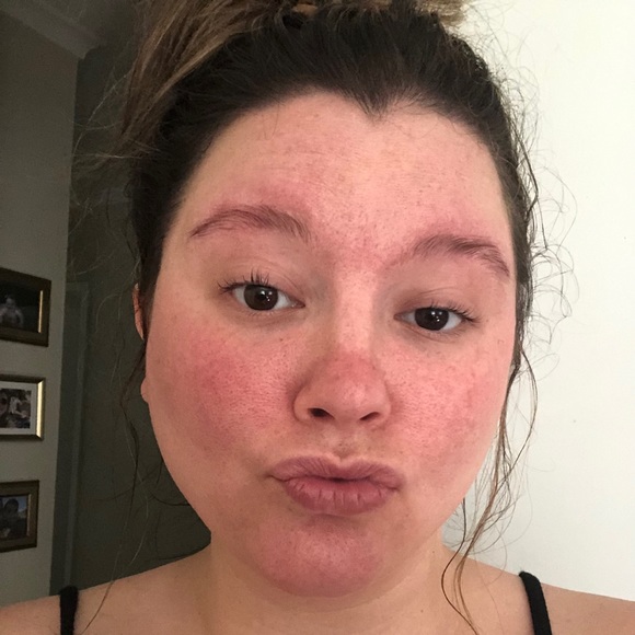 Profile Picture of Elyce Rosenbach (@elycerenee) on Poshmark