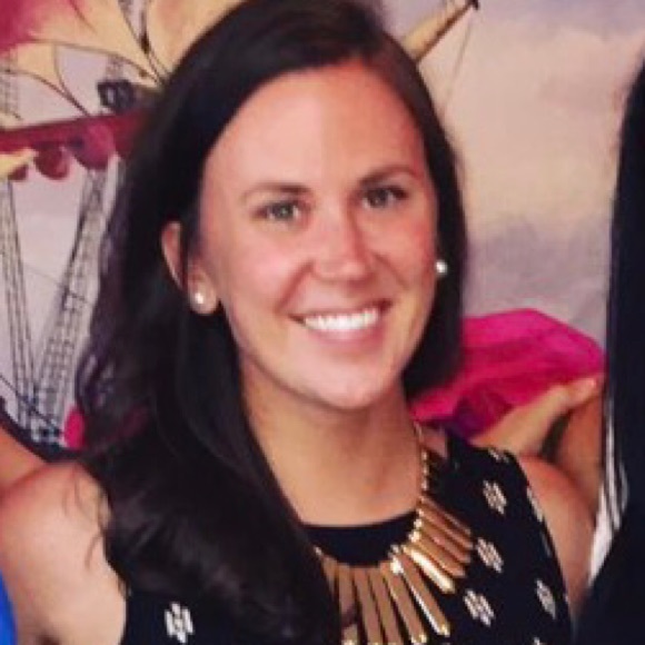 Profile Picture of Amanda Carlson (@acarlson33) on Poshmark