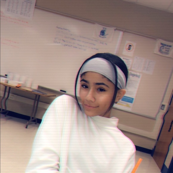 Profile Picture of Mone Pachot (@monepachot) on Poshmark