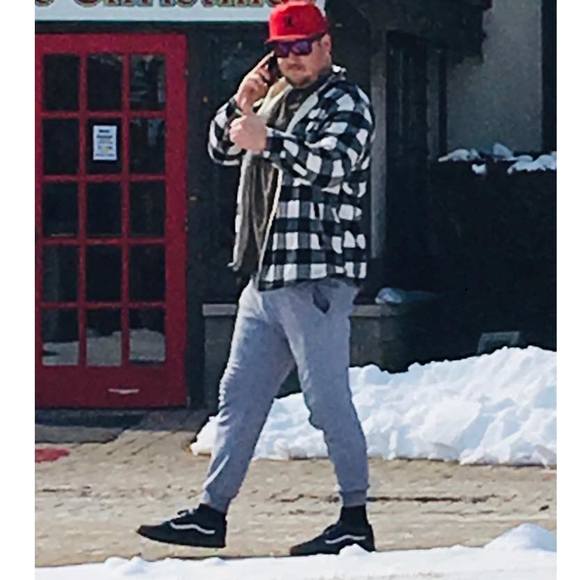 Profile Picture of Leelands Redard (@leelands) on Poshmark