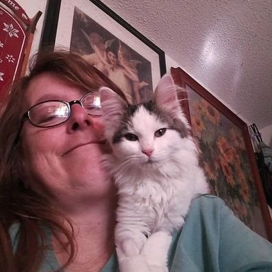 Profile Picture of Denise Rice (@gloworm1945) on Twitter