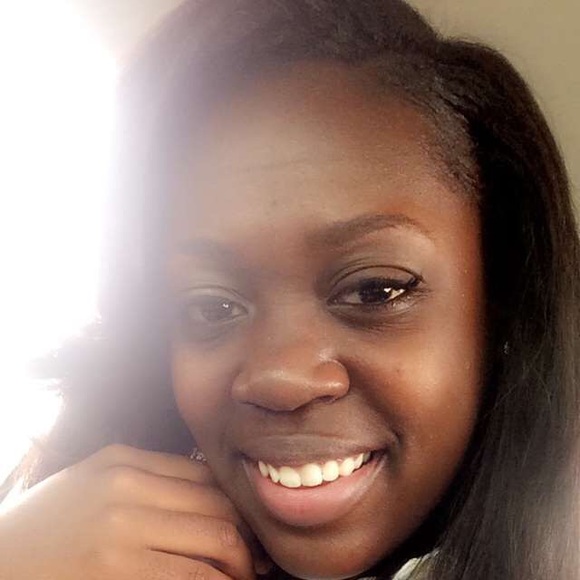 Profile Picture of Daisha Gable (@daisha_08) on Poshmark