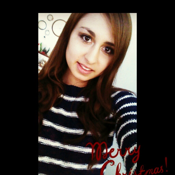 Profile Picture of Alexandra Mckenney (@leximcken) on Poshmark