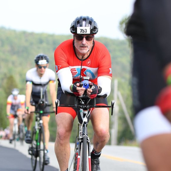 Profile Picture of Andrew Lustigman (@andylustigman) on Poshmark