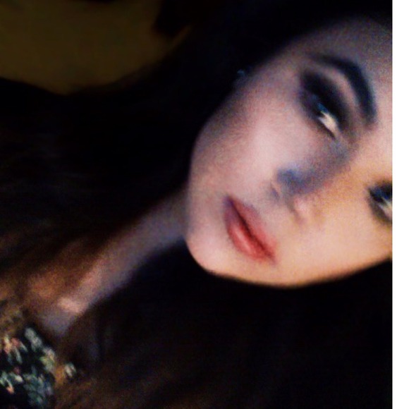 Profile Picture of Tita Vizcarra (@carrastore) on Poshmark