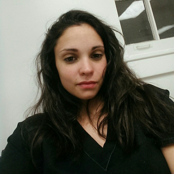 Profile Picture of Lauren Borntrager (@phooy11) on Poshmark