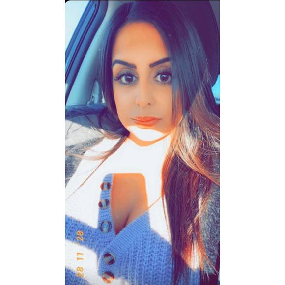 Profile Picture of Ankeeta Sharma (@keekee0612) on Poshmark