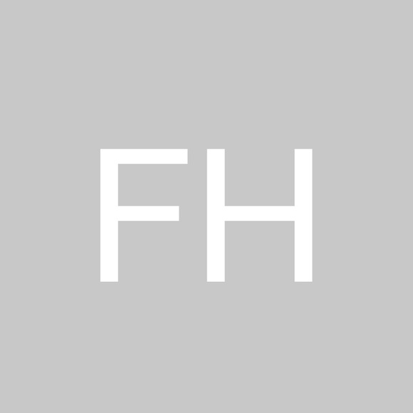 Profile Picture of Farrell Hogenauer (@farrellkh) on Poshmark