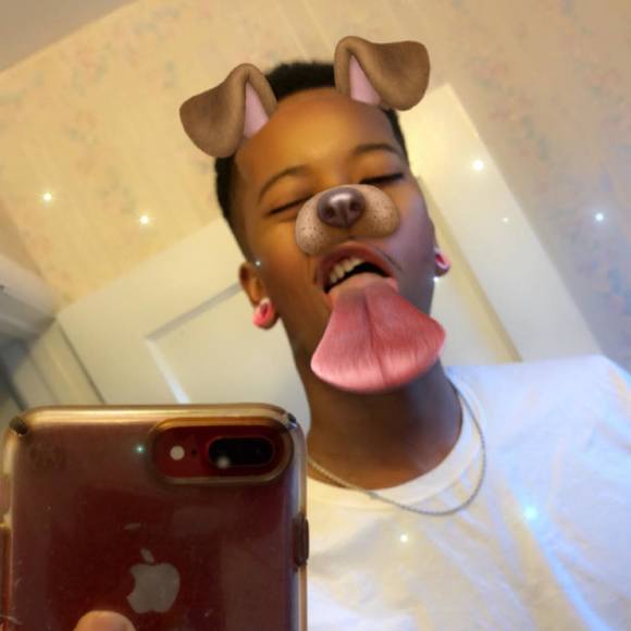 Profile Picture of Josh Benoit (@wavy_senpai) on Poshmark